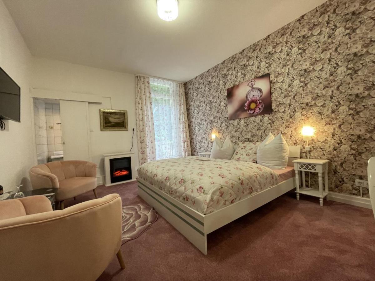 טראבן-טרארבאך Astoria Hotel Bad Wildstein מראה חיצוני תמונה