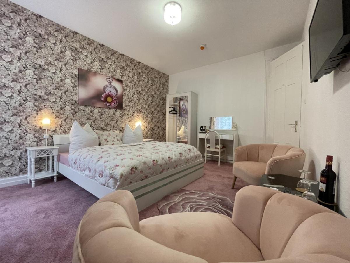 טראבן-טרארבאך Astoria Hotel Bad Wildstein מראה חיצוני תמונה