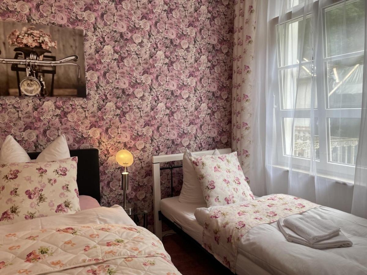 טראבן-טרארבאך Astoria Hotel Bad Wildstein מראה חיצוני תמונה